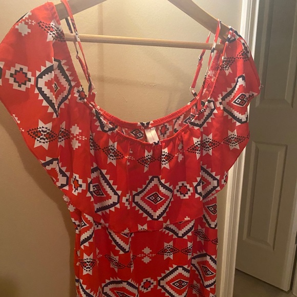 Patterned top - Picture 2 of 2